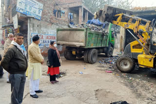 BJP councilors increased activism in areas as a defense against AAP constant attacks