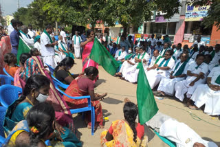 Farmers hunger strike in Trichy to support famers potest