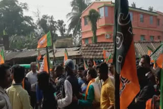 ten injured tmc and bjp supporters clash