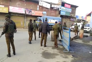 Grenade lobbed in Ganderbal, Three CRPF troopers injured  സിആർപിഎഫ് ഉദ്യോഗസ്ഥർക്ക് പരിക്ക്  മധ്യകശ്മീരിൽ ഗ്രനേഡ് ആക്രമണം  ഗ്രനേഡ് ആക്രമണം  Grenade lobbed  CRPF troopers injured