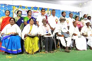 felicitation for organic farmers in national farmers day celebrations at tharnaka