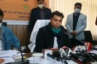 power Minister Shrikant Sharma doing press talk