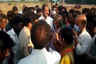 clash between ycp and bjp followers in ananthapur district