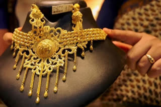 Gold gains Rs 385; silver jumps Rs 1,102