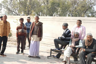 farmers body found in field in kannauj