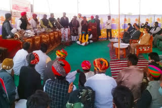 dialogue with folk artists, Jaisalmer District Collector, dialogue with folk artists, लोक कलाकारों के बातचीत, राजस्थान के लोक कलाकार