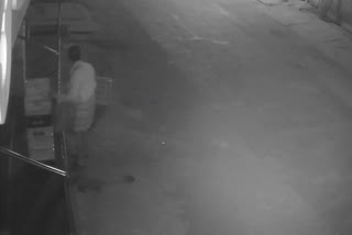 CCTV footage records a theft in Karwar