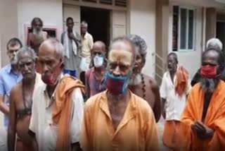 Food distribution in palani temple