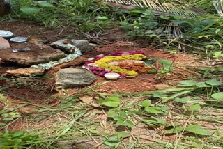  govt office staff in remembrance of the favorite dog's death