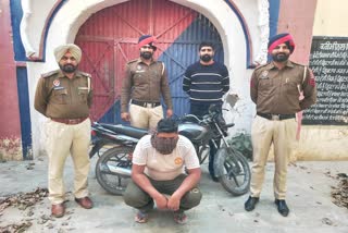 Mobile snatcher arrested who snatched the mobile phone of the scooter-riding teacher in barnala