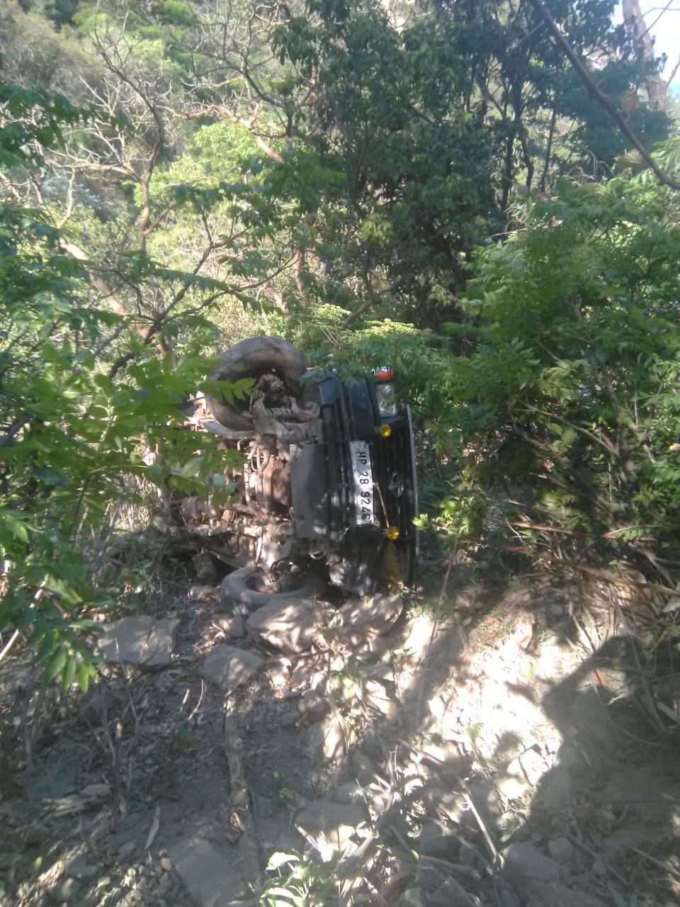 car fell in trench in mandi