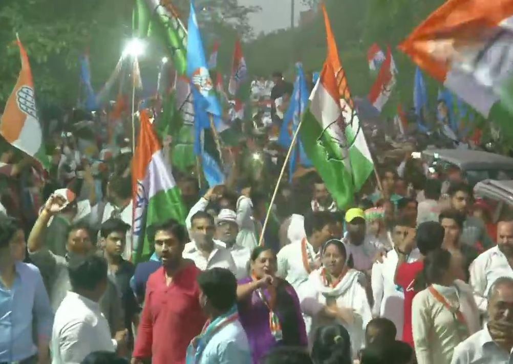 road show of priyanka gandhi