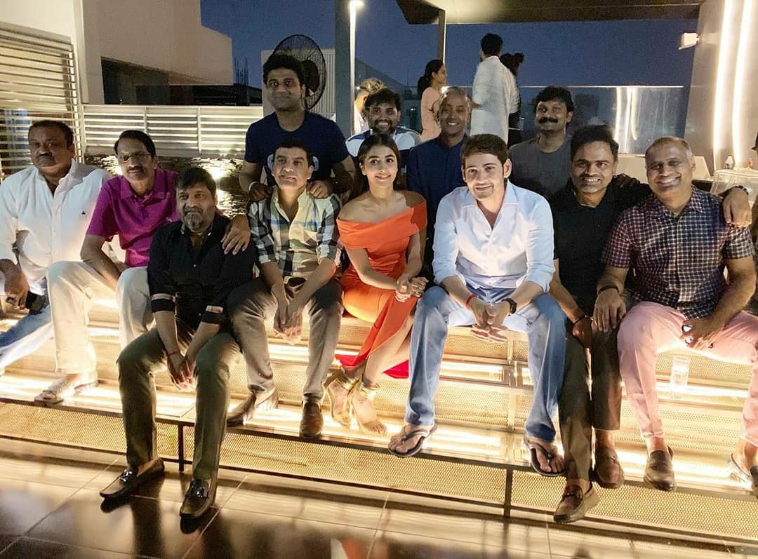 maharshi team celebrates with dear comrade team