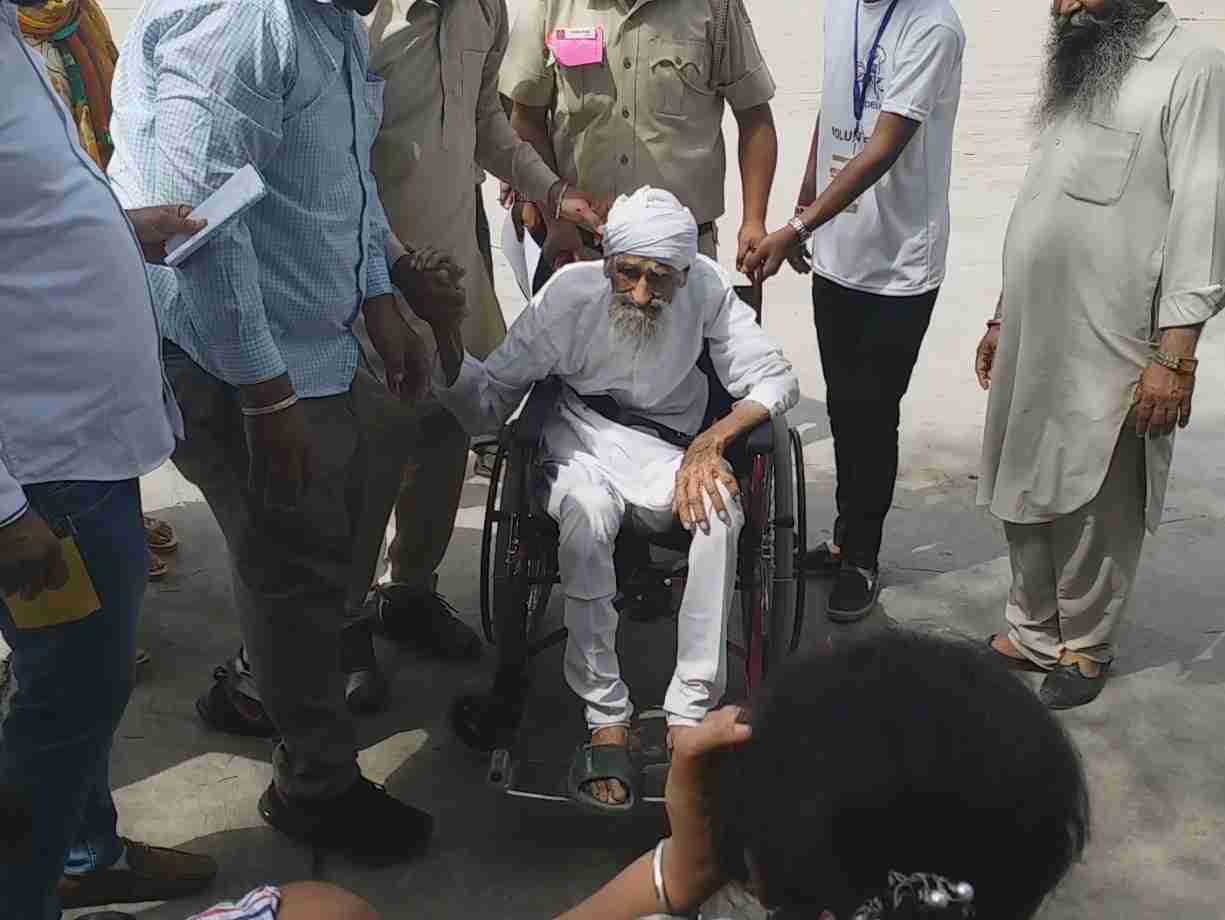 Bachan Singh at the polling booth