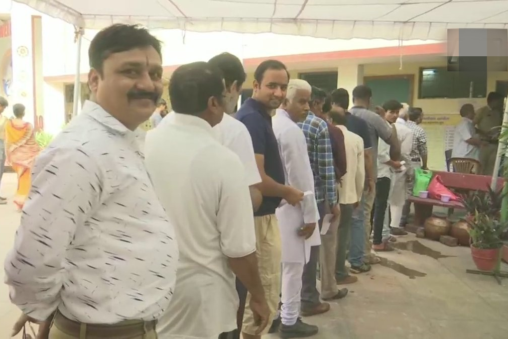 Voting underway in MP, 9 per cent voters turnout till 9 am