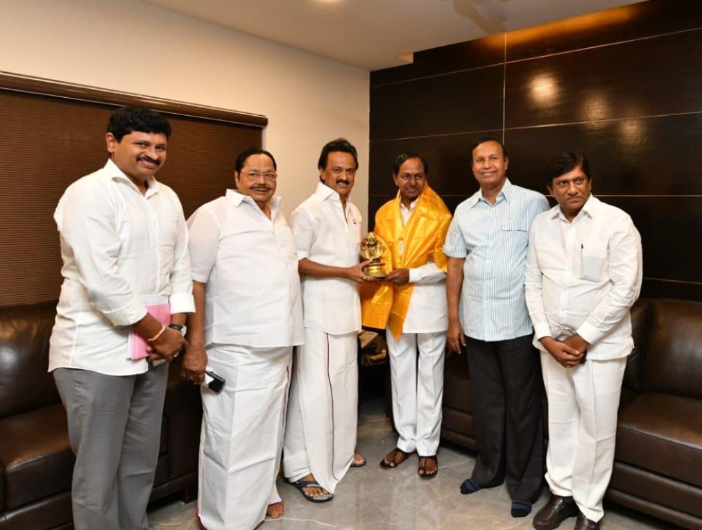 kcr-meets-stalin etv bharat