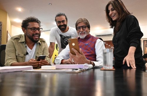 Amitabh-Ayushmann to team up for Shoojit Sircar's film 'Gulabo Sitabo'