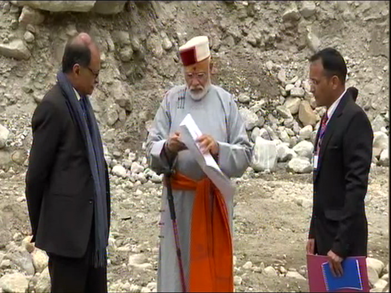 PM modi in kedarnath.