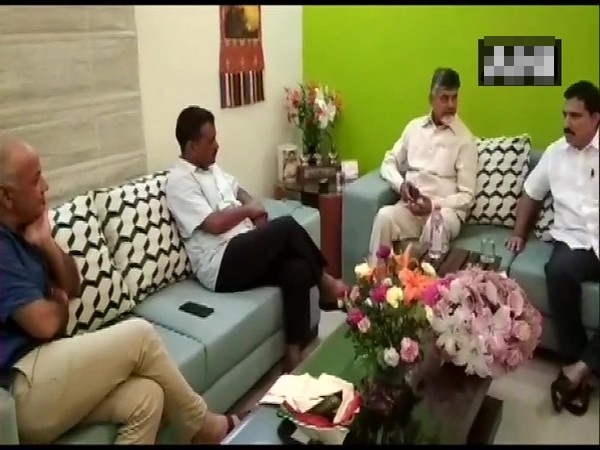 Chandrababu Naidu during his meeting with Arvind Kejriwal