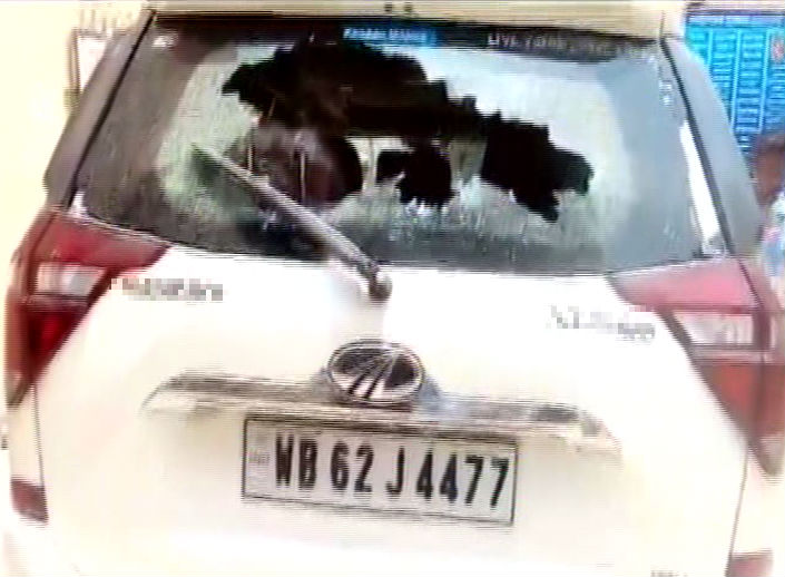 attack on car of nilanjan roy