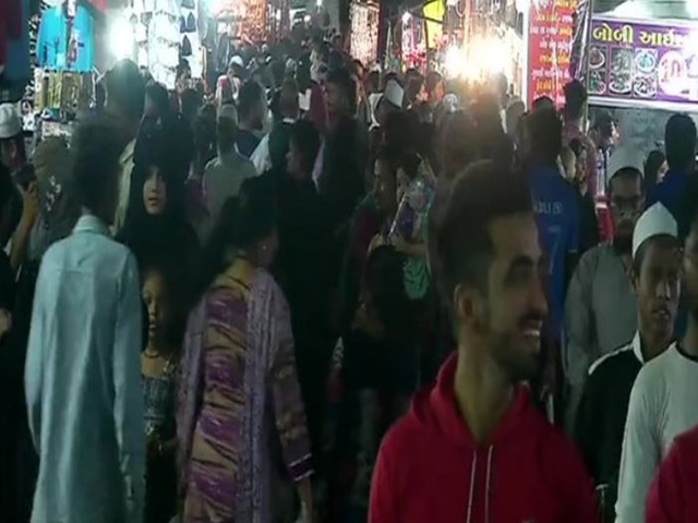 رمضان المبارک کے پیش نطر گجرات کے شہر سورت میں اب دکانیں دیر رات تک کھلی رہیں گی