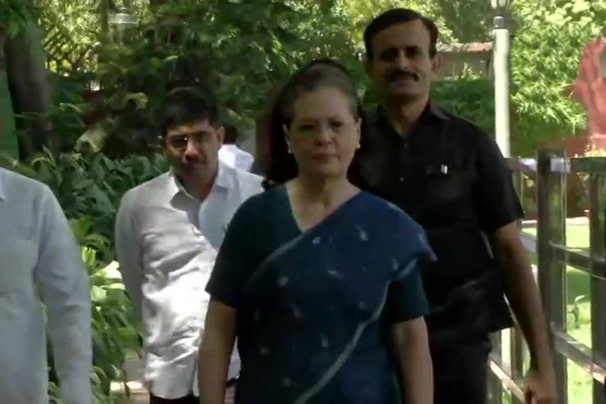 Sonia Gandhi arrives for CWC meet