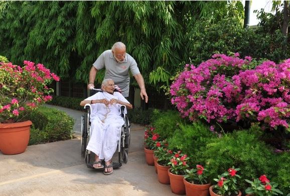 etv bharat modi with mother