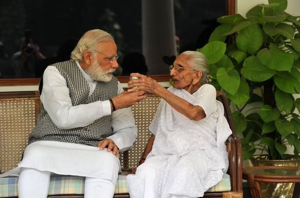 etv bharat modi with mother