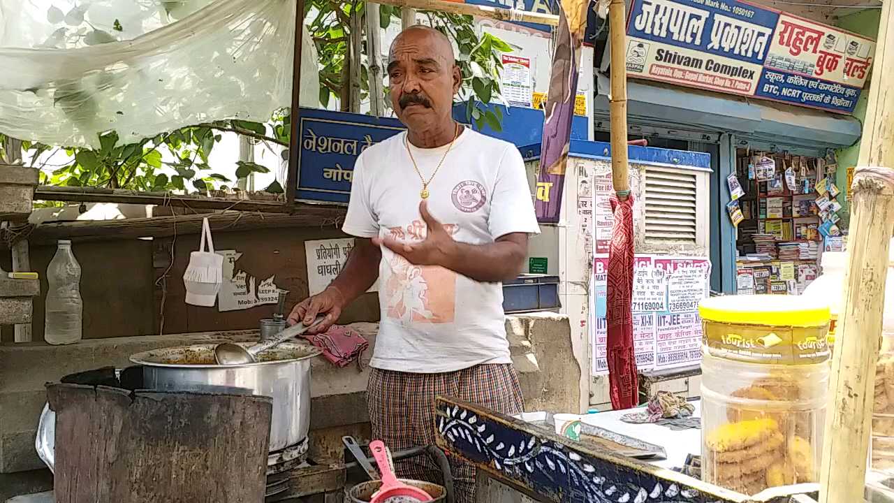 national swimmer selling tea in patna