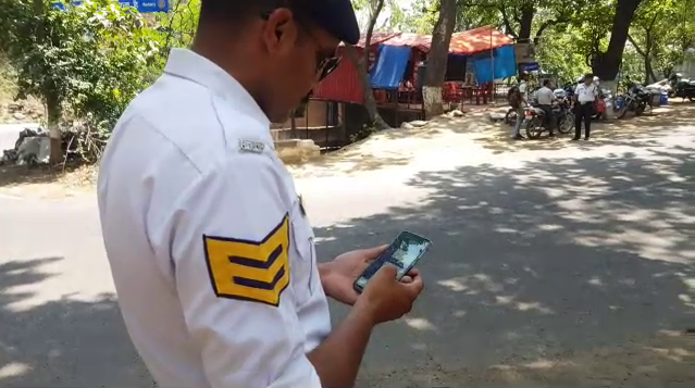 android smart phone ditributed to sirmour police