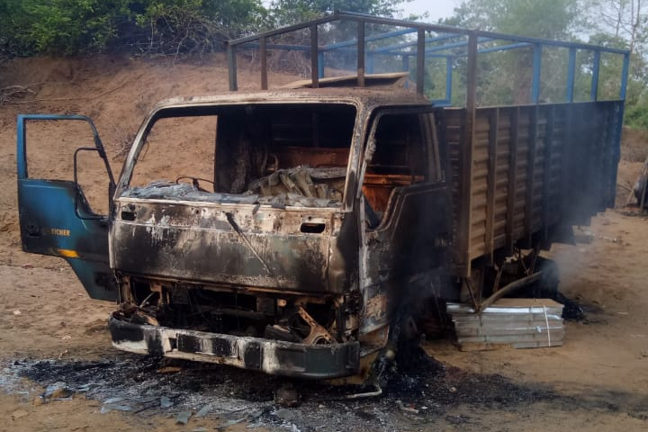 Naxals set ablaze two drilling machines and a vehicle