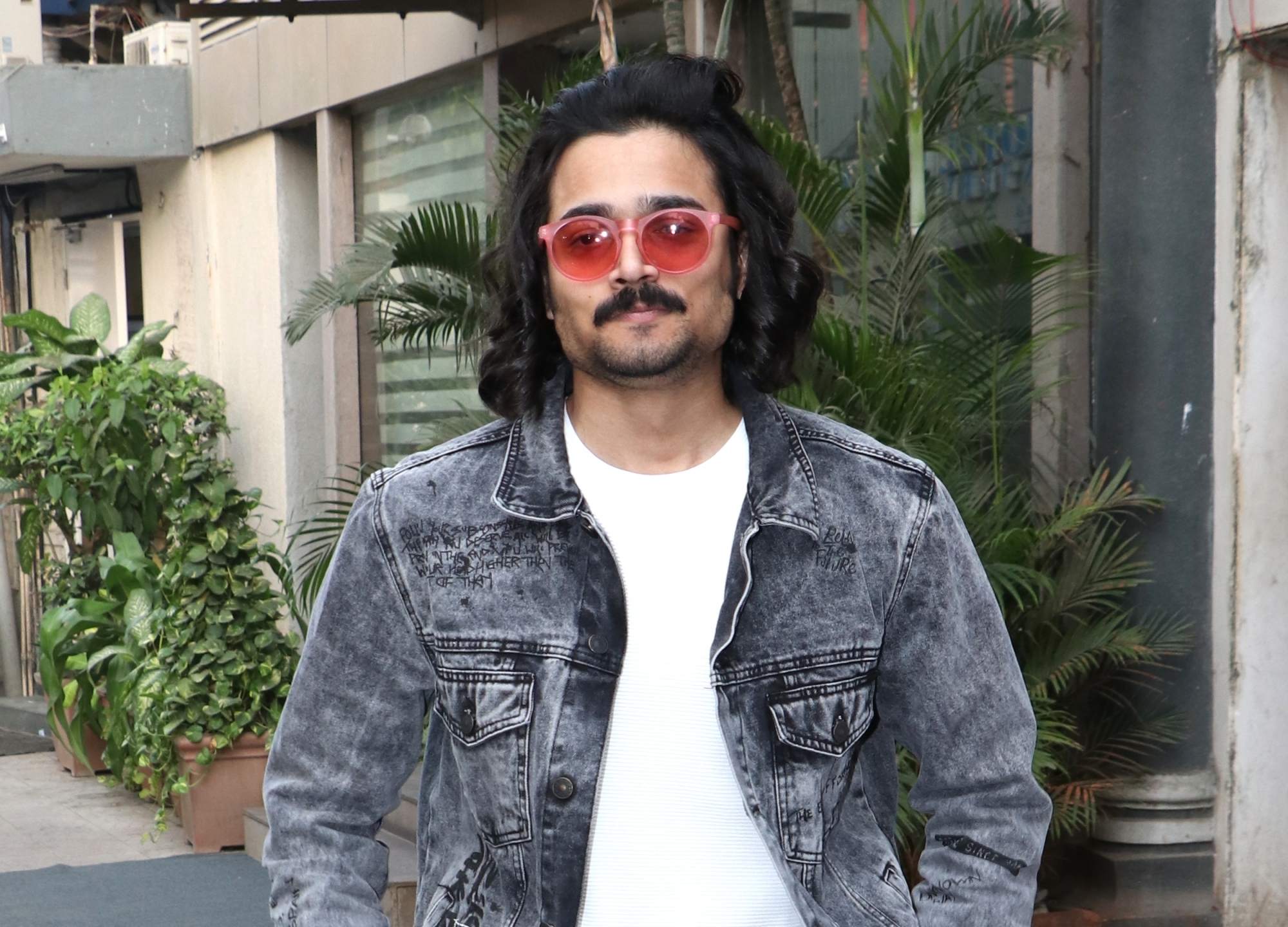 bhuban bam donates 10 lakh