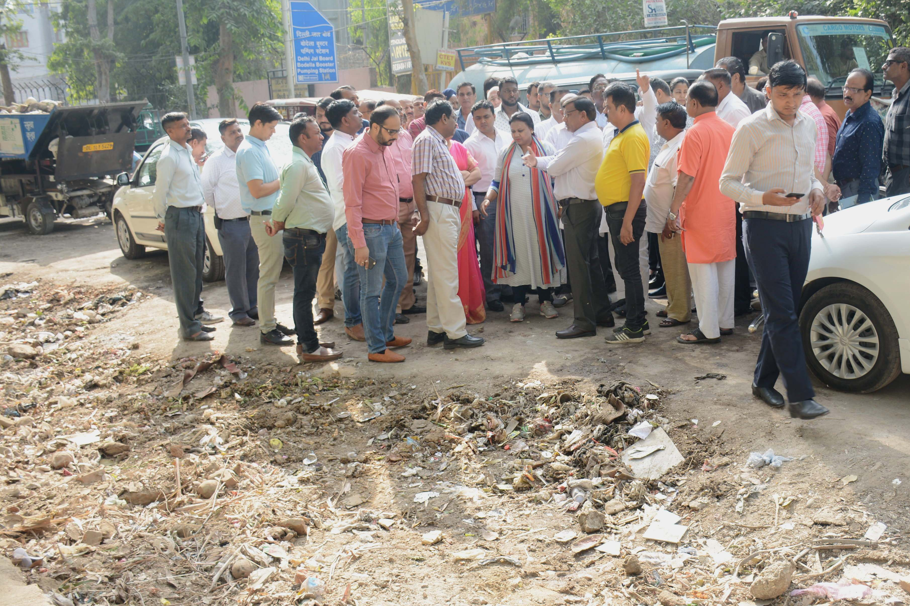 South MCD Mayor in Action Mode for Cleanliness in delhi