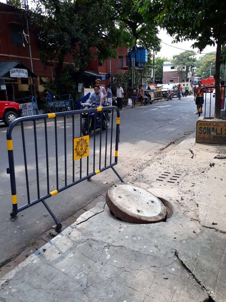 Crack on footpath creates havoc among people in Kolkata's Tangra