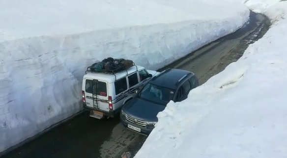 manali leh road