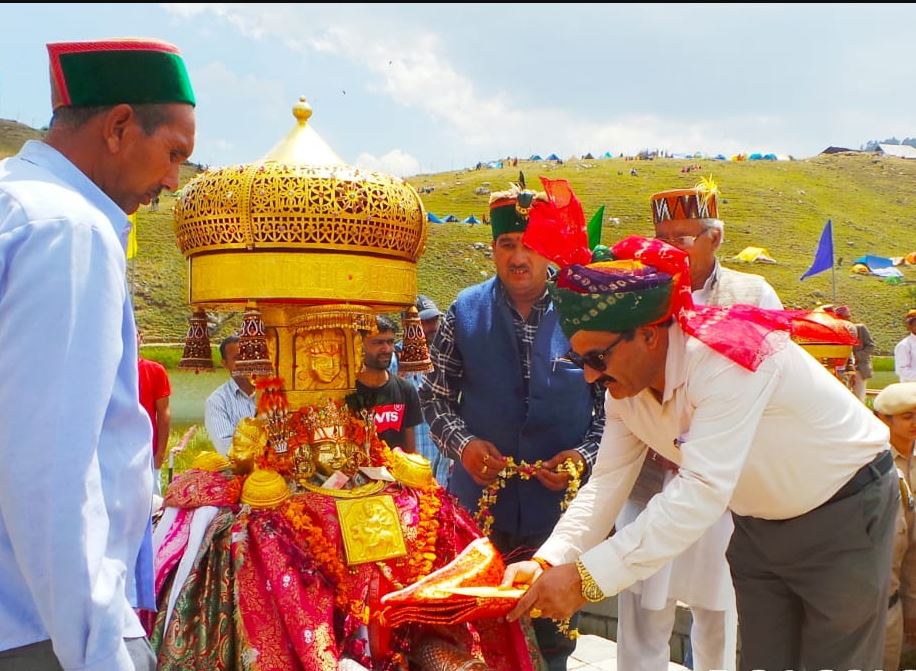 forest minister Govind thakur.