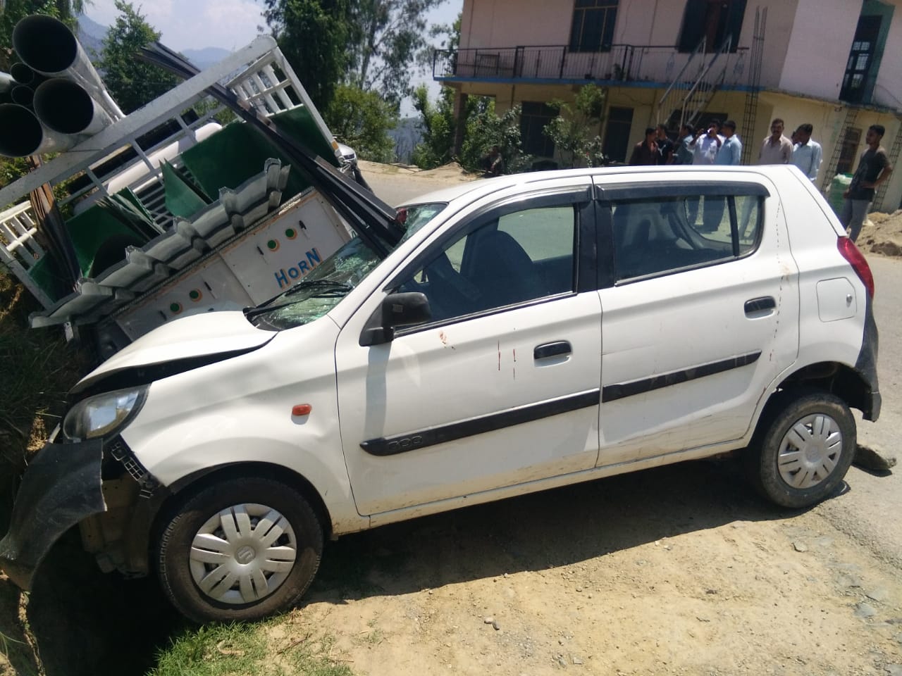 road accident in mandi pathankot nh