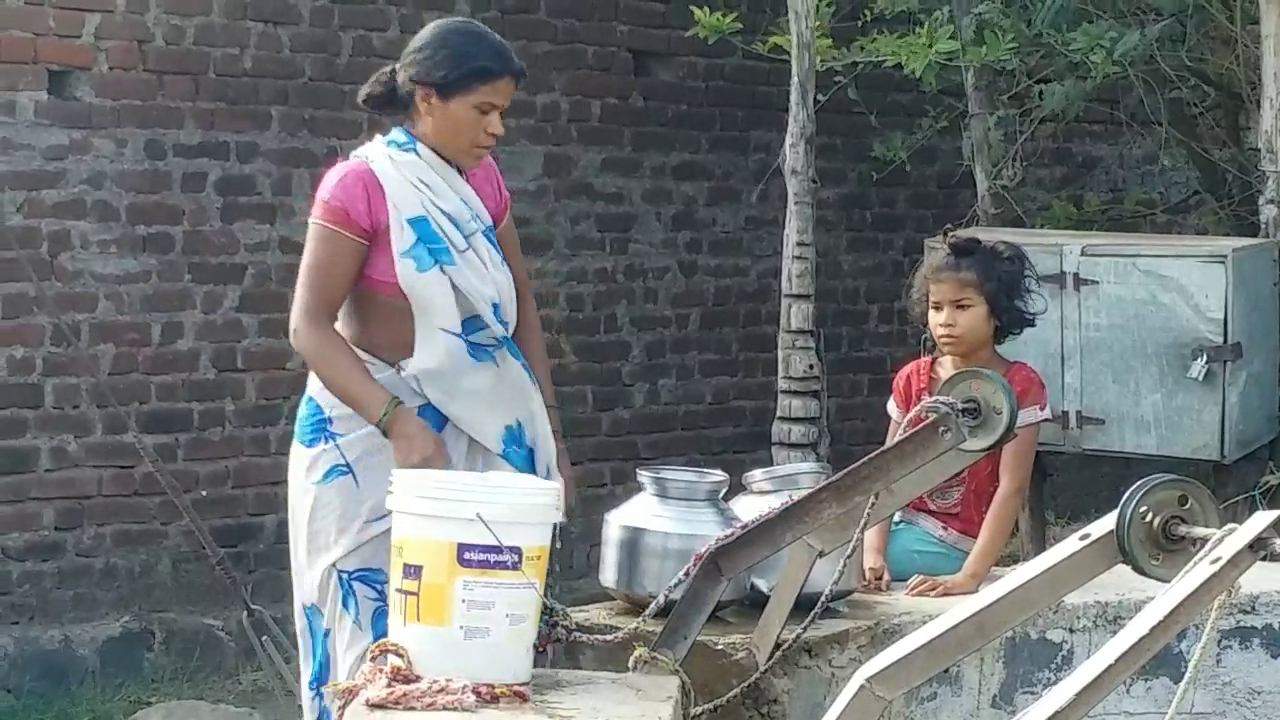 water problem in chhindwara लोग परेशान पानी की परेशानी people upset MP