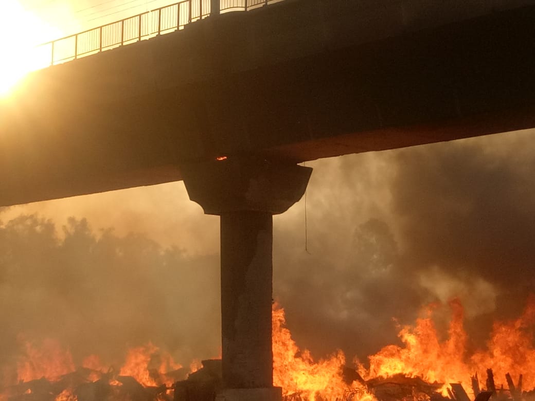 Fire broke out Shaheen Bagh near Kalindi Kunj metro station