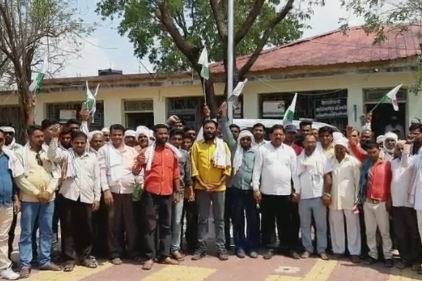 members of Swabhimani Shetkari Sanghatana protest in front of Morshi sub-divisional office during agitation