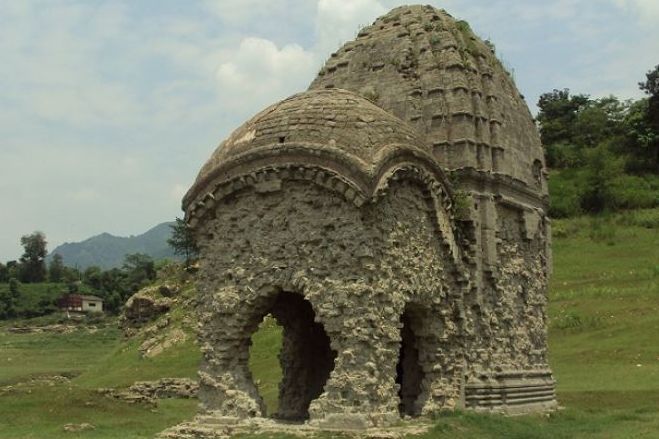 गोबिंद सागर झील में डूबे मंदिर