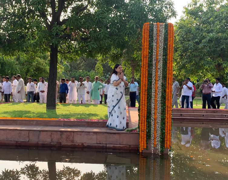 maneka gandhi  etv bharat