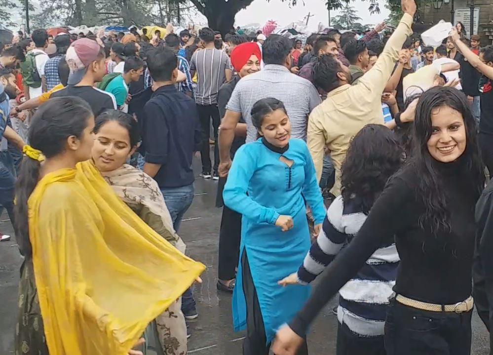 Tourists' fun at the Ridge Maidan shimla