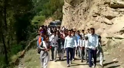 people facing problems of bus service in rural areas in kullu