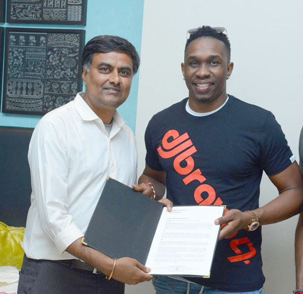 cricketer-bravo-signed-for-a-telugu-short-film