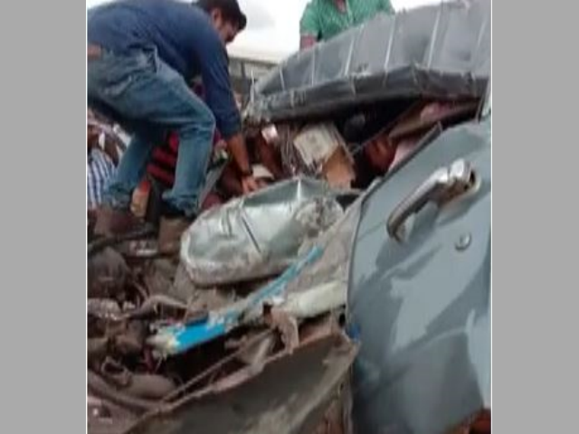 12 peaple injury in road accident