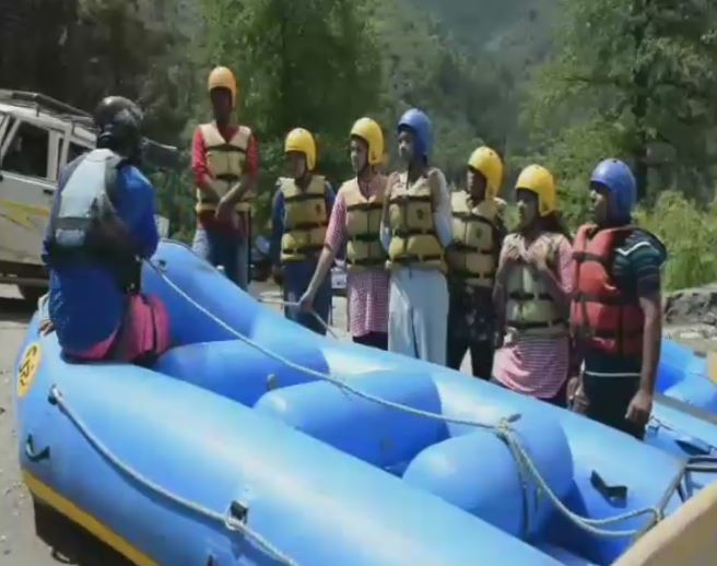 Stop rafting in Beas river