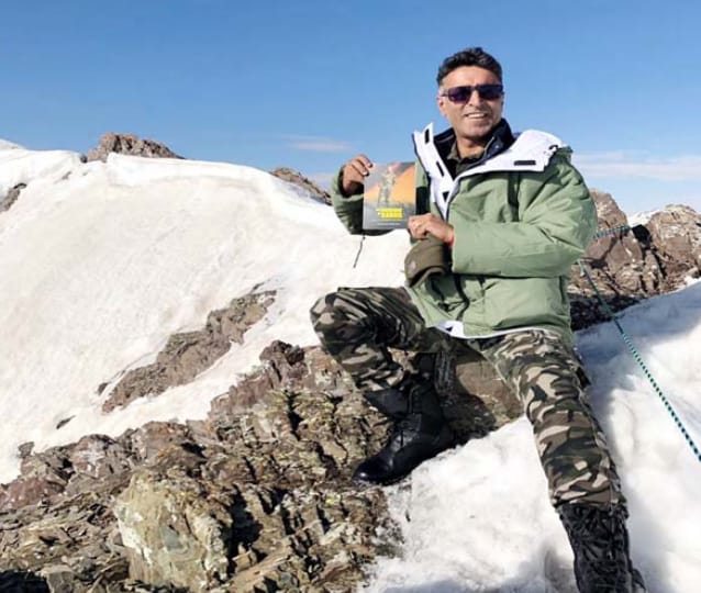 vishal batra paid tribute to martyr captain vikram batra in kargil