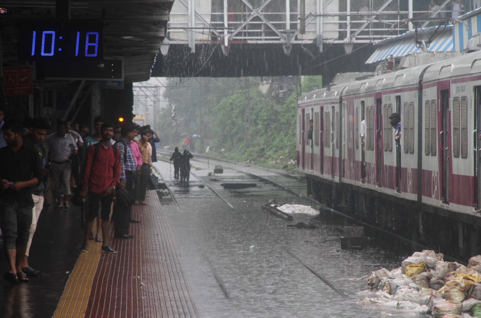 Train movement halted towards Mumbai-Pune line after boulder falls on track