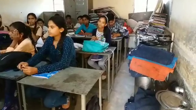 pathetic situation of mahatma gandhi english medium school in jaipur